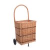 Rieten houtmand op wielen